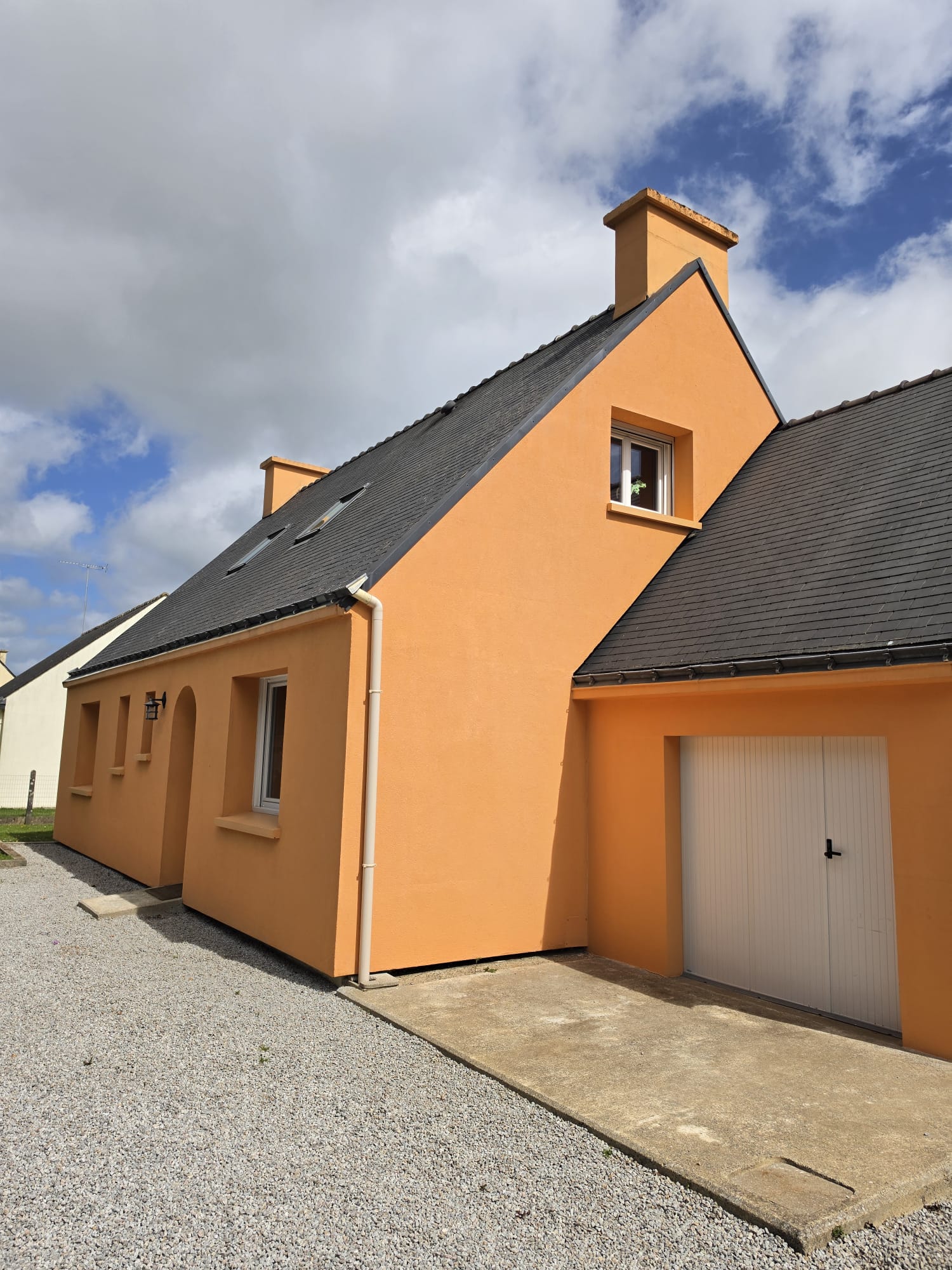 Façade rénovée après traitement par Marcel Nettoyage